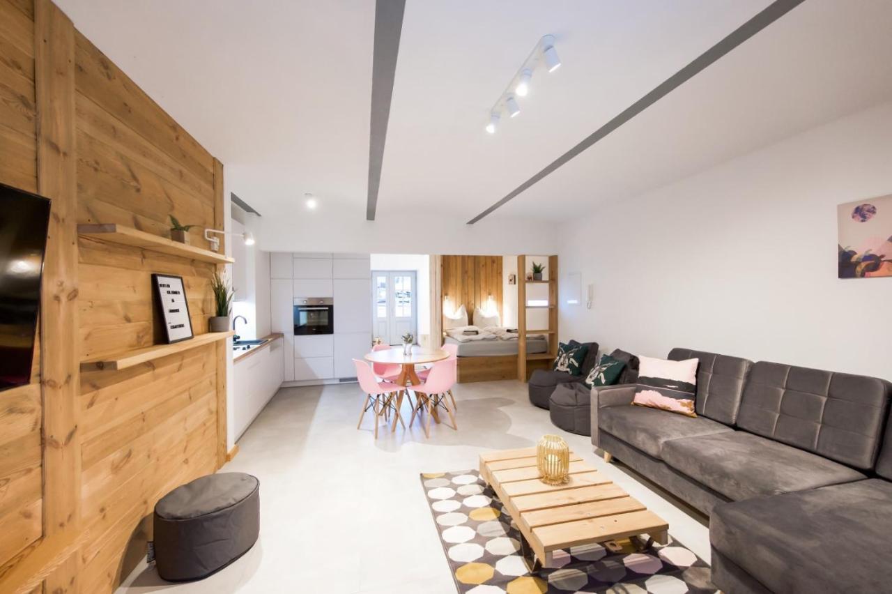 Deluxe Apartment mit Terrasse und WALLBOX im FarmHouse Eckartsberg bei Zittau im Zittauer Gebirge Exterior foto